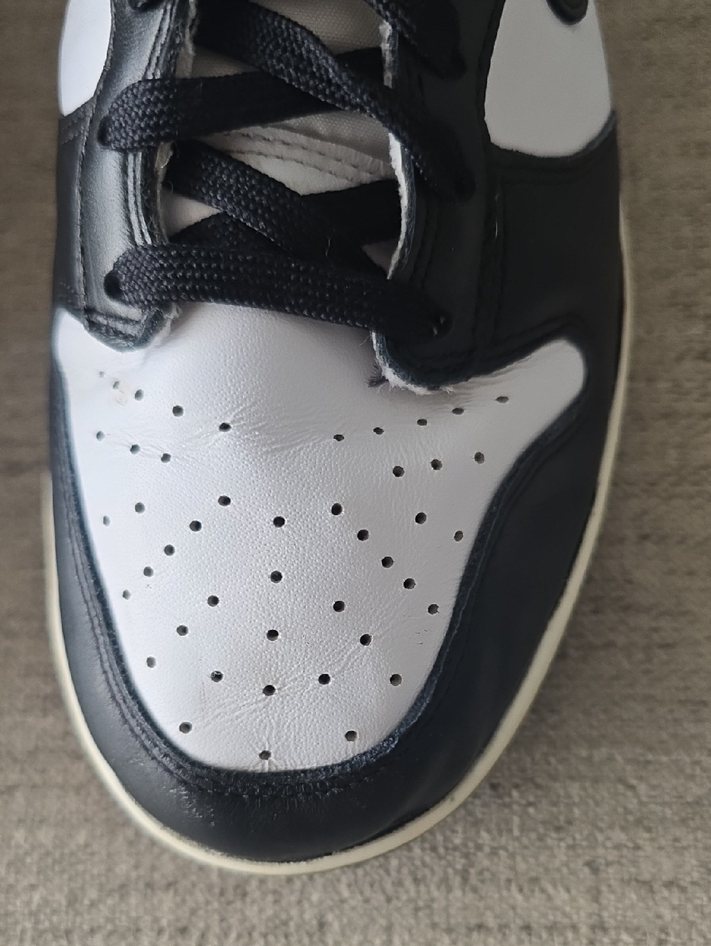 Nike Black & White High-Top Sneakers 8.5 - Picture 6 of 10